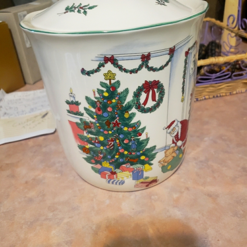 Nikko ceramic x mas cookie jar.